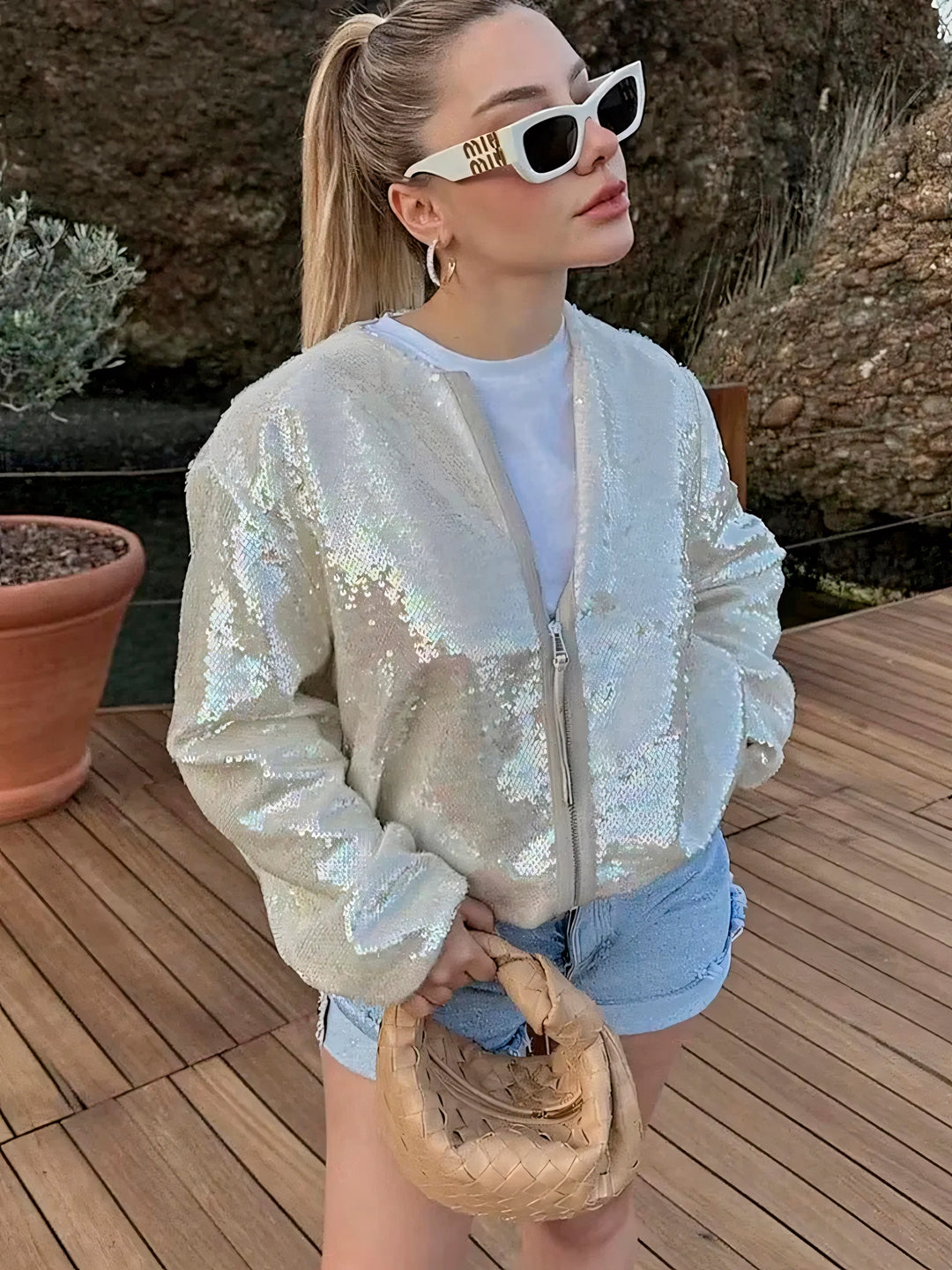 SPARKLING PARTY JACKET | ELEGANT DESIGN THAT LIGHTS UP THE ROOM